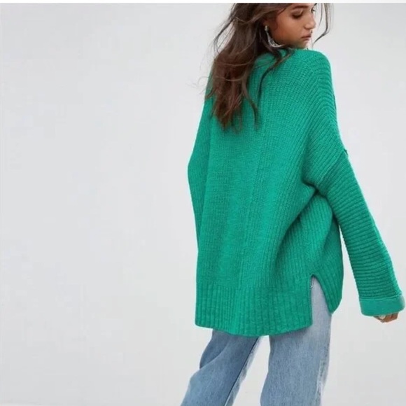 Free People FP oversized v neck Green Off Shoulder Sweater Chunky Knit pullover - Picture 4 of 5